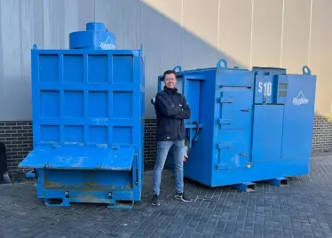 Industriële stofzuiger met voorafscheider voor grote afstanden