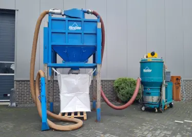 Stofzuiger 13 kW met 1 kuub cycloon voorafscheider